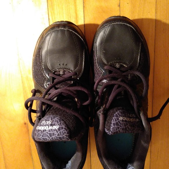 New Balance Chaussures cuir décontractées pour homme taille 8,5 - Picture 2 of 7